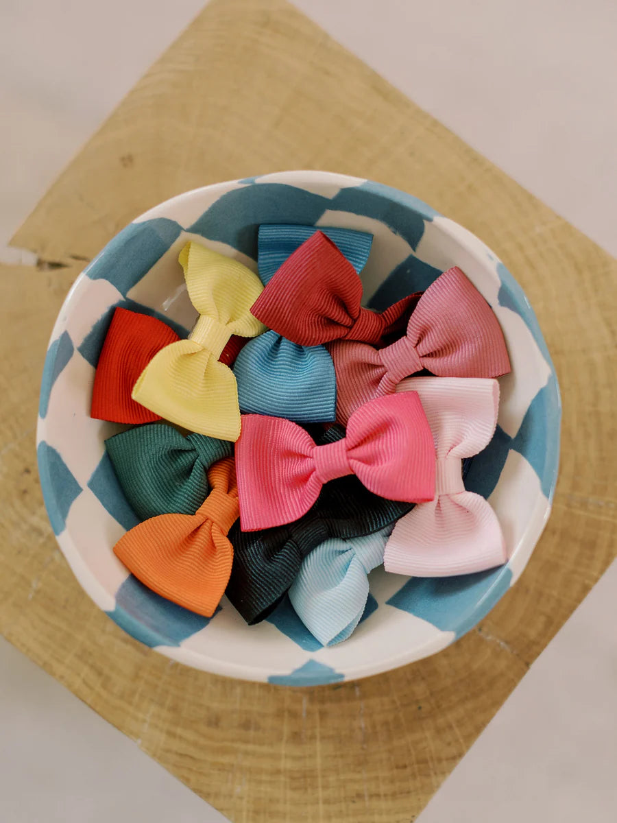 small bow clip red