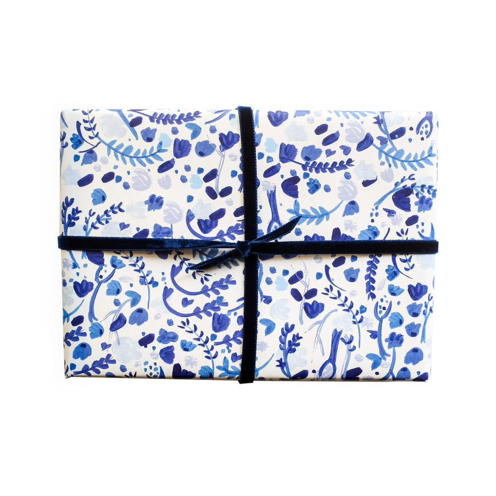 hydrangea gift wrap roll of 3 sheets