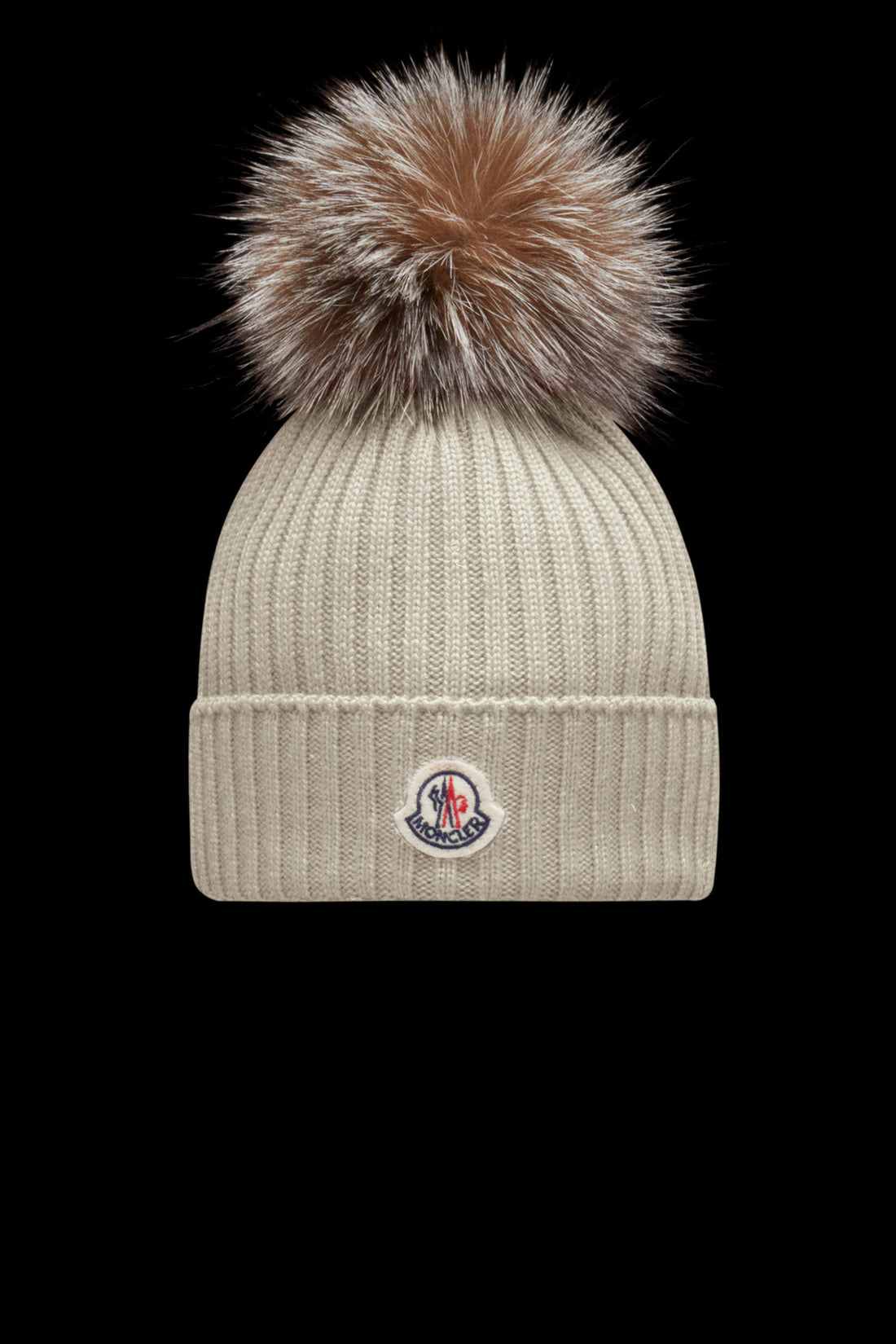 beanie w/pom pom